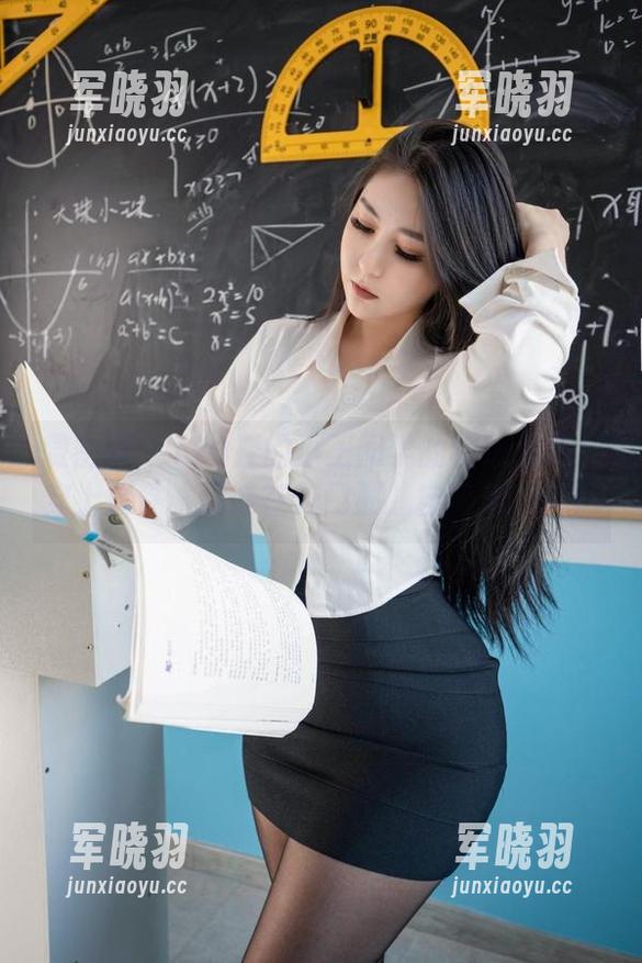 微密圈 - 120斤的小王同学的校服合集：穿上这件，我能在校门那儿自信走一圈！