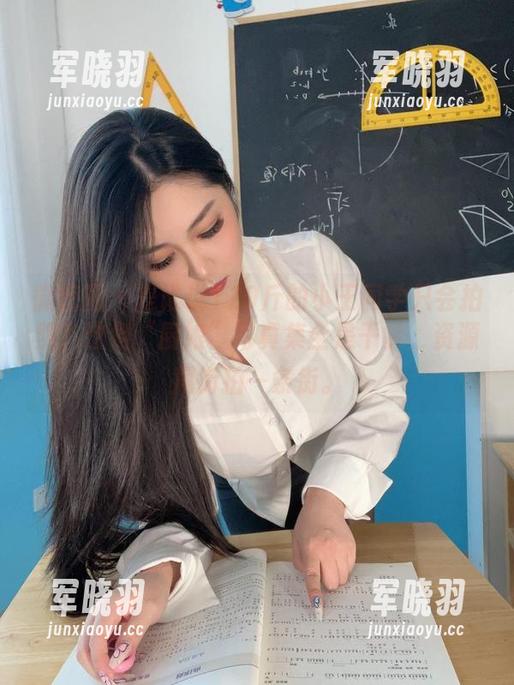 120斤的小王同学 微密圈 - 是谁说120斤的小王同学只会拍照?这组“厨娘”写真集全是干货,资源甩街拍一条街。
