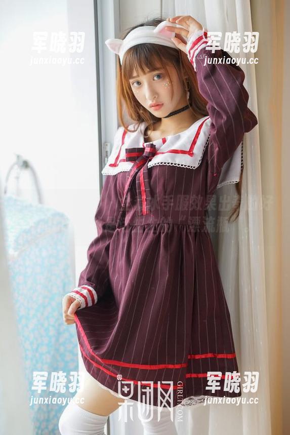 GIRLT果团网-周晓唯 GIRLT果团网 - 全套水手服效果出奇的好,周晓唯就是活生生的“漂流瓶”。