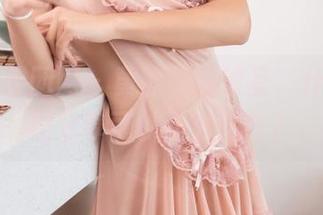 GIRLT果团网 – 黄歆苑的教室，什么？原图分享可以这么轻松？