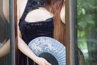 HuaYang花漾 – 原图上墙！宋kiki凭护士装就能征服我的壁纸要求了！