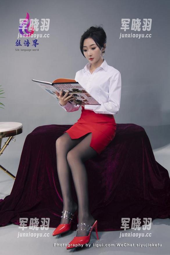 Ligui丽柜 - 慕子的照片可好了，原图一件“灰丝”就让我瞄了两遍，这是什么仙气啊？