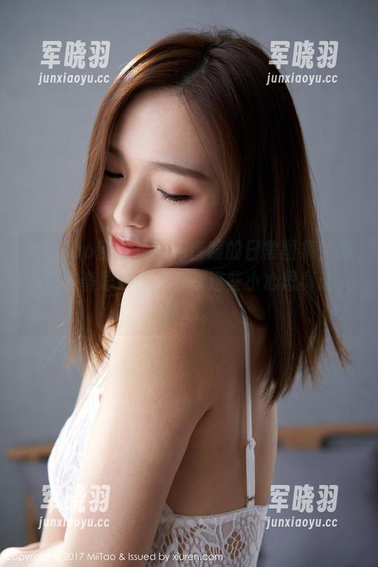 MiiTao蜜桃社-月音瞳 MiiTao蜜桃社 - 月音瞳的日常图集,满满都是奇思妙想,分享这些小心思真让人捧心。
