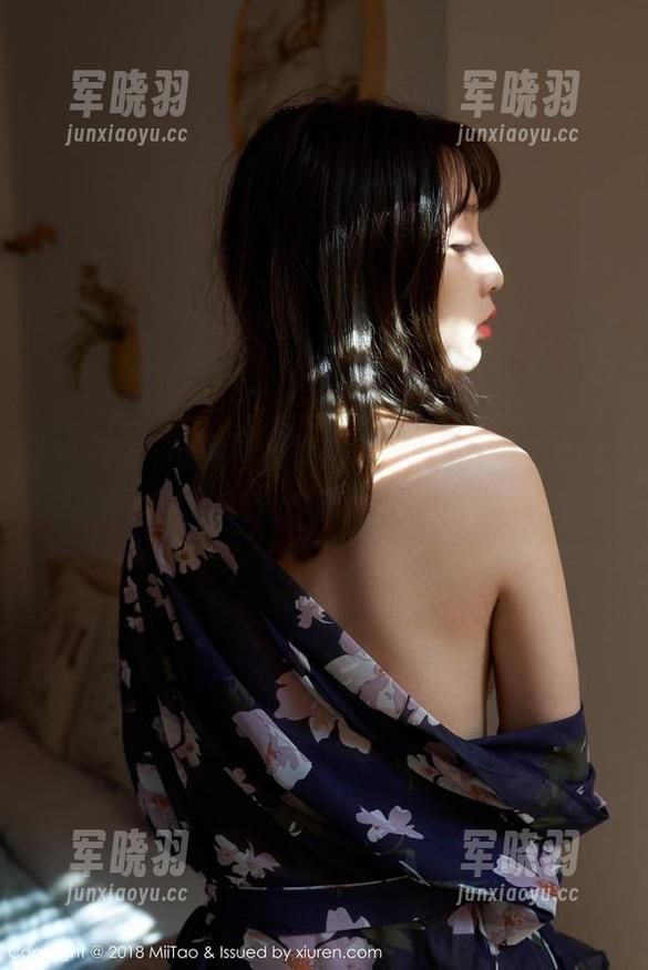 MiiTao蜜桃社-木奈奈 MiiTao蜜桃社 - 精选木奈奈——温柔的拍摄手法让人想:我是不是被馋到了?