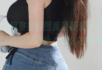 在NinJa阿寨寨的图库里畅游，这潮湿夏日的写真层层叠叠，怎么才够看呢？