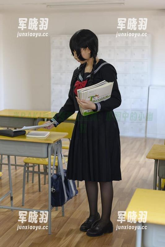 当PAKI草莓酱遇上丝袜：原图中的小幽默