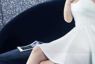 TouTiao头条女神 – 免费提供！看杨漫妮baby在浴缸里，怎么把“放松”演绎得如此鬼马！