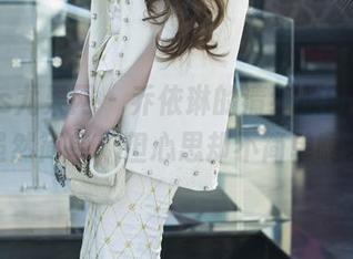 UGirls尤果网 – 乔依琳的清纯原图，福利虽然简单，但心思却不简单啊。