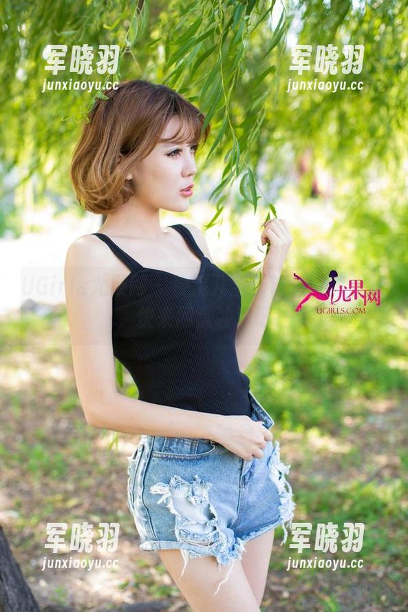 UGirls尤果网 - 曼妮儿全新粉色写真上线，快来网盘冲浪吧！
