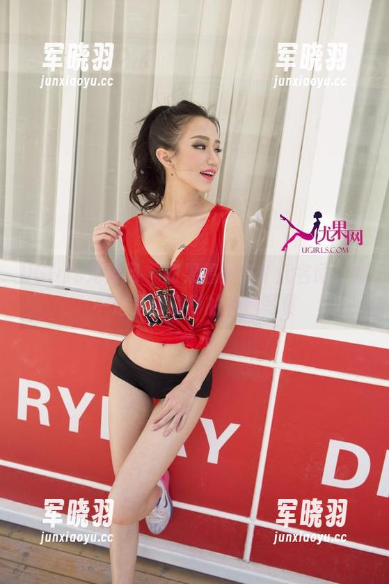 UGirls尤果网-谭晓彤 UGirls尤果网 - 如果温柔有个代名词,那一定是谭晓彤的精选写真