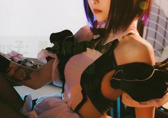 Vams子：黑色旗袍写真，已被时光刷了边缘