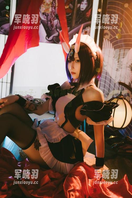 Vams子 Vams子:黑色旗袍写真,已被时光刷了边缘