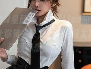 XINGYAN星颜社 – 转转Lisa的皮衣，真的不能让你转太快，不然照得太模糊了！连我都想买一件了。
