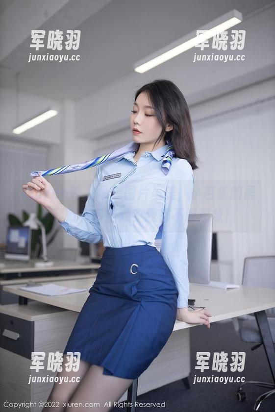 Xiuren秀人网 - 图片虽美，小芭乐的黑丝到底有多出戏？我都不敢想象！