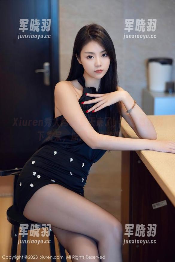 Xiuren秀人网 - 夏天来了，林悠悠在树下发呆，原图提前泄露了！