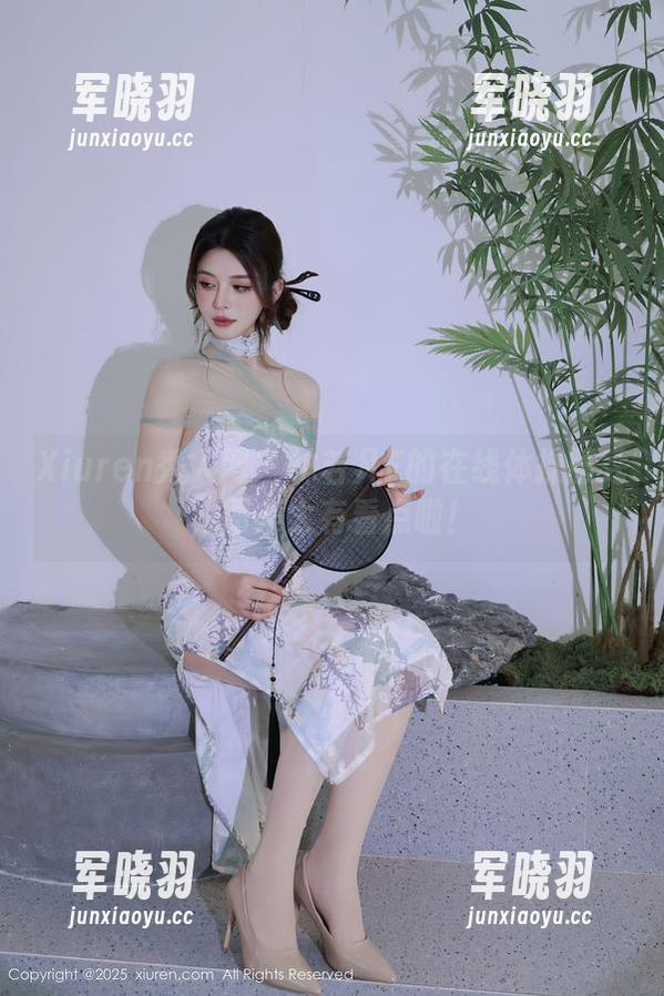 Xiuren秀人网 - 林若凡F的在线体操服秀，图集太有看点啦！