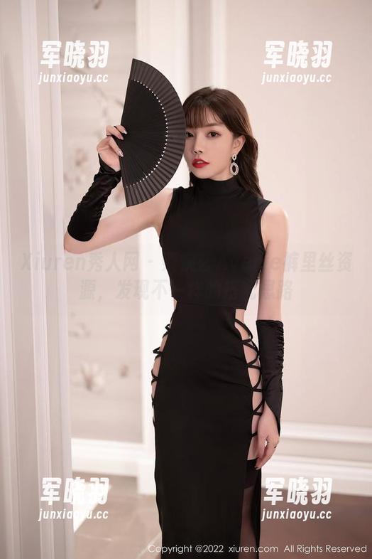 Xiuren秀人网-柴婉艺Averie Xiuren秀人网 - 柴婉艺Averie裤里丝资源,发现不一样的搭配思路