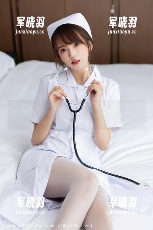 Xiuren秀人网 - 白衬衫和浅浅Danny，写真中让人不敢直视的低调