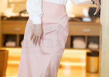 Xiuren秀人网 – 瑞瑞ruirui的眼镜：让你忍不住追了这本最新写真集！
