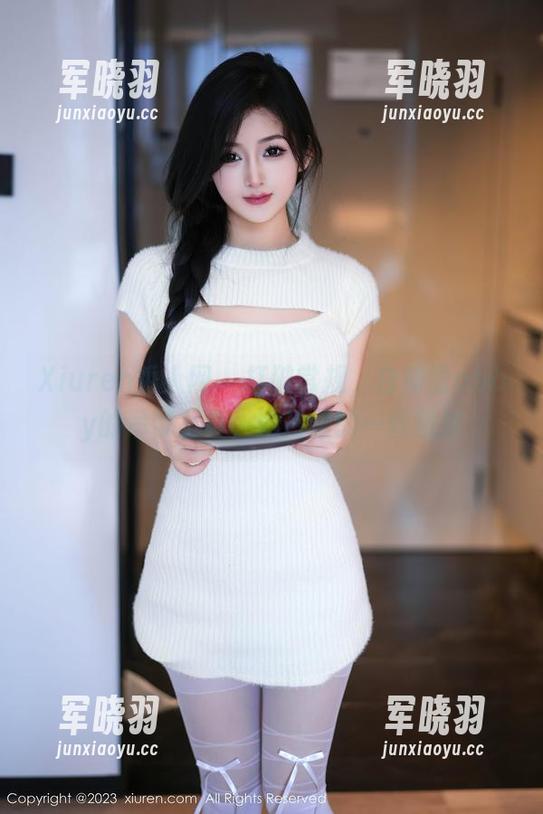 Xiuren秀人网 - 打破常规，白茹雪abby的吊带写真，图片里的一丝挑衅