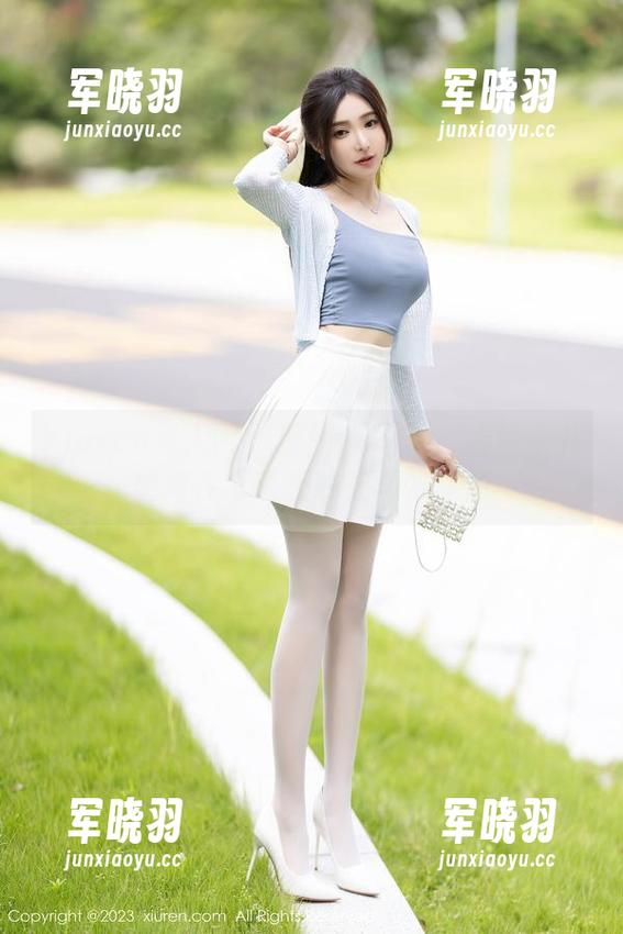Xiuren秀人网 - 原图vs写真：看陈芊儿如何在夏天和蚊子斗智斗勇