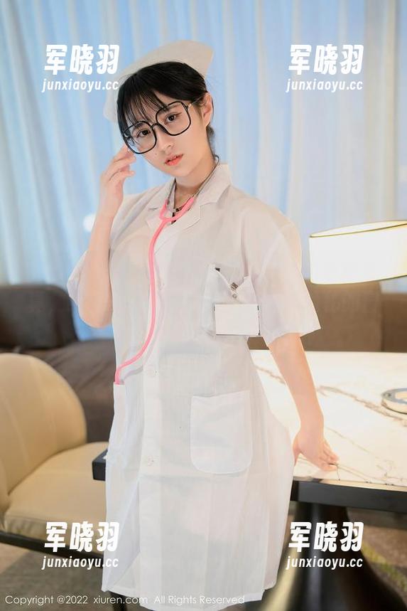 Xiuren秀人网-陶喜乐_lele Xiuren秀人网 - 陶喜乐_lele的短裙写真,纯粹又不失诱惑,图片就像隐秘的窗口。