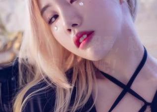 哎呀，看Yebin(전예빈)忍着，随便来点免费的图片聊聊吧！