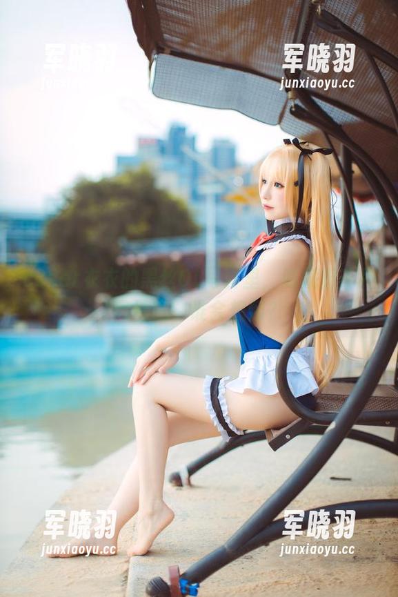 coser衣衣 coser衣衣的黑丝OL写真里,隐藏着千种风情哦,谁会想到?