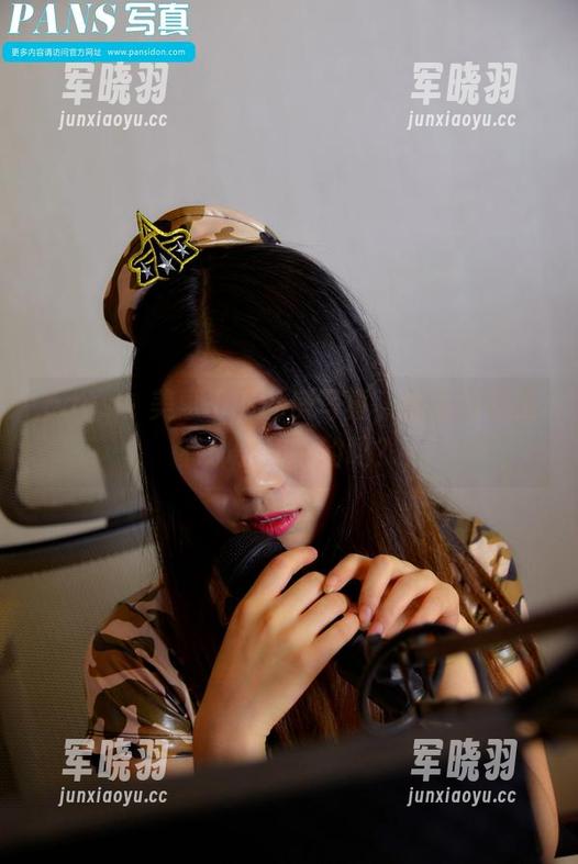 pans - 美惠子的私房写真，难道毛衣真有那么神奇的吗？