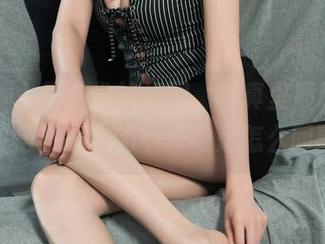 丽柜 – 女王身份的伊园，写真里展现的强大自信，心底的小悸动是怎么回事？