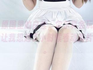 丽柜 – 原图里的白丝，尔尔真会玩儿，这种感觉让我想起了小时候看动画片的惆怅。