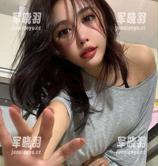 微密圈 - 于芷晴的原图：这绷带真是瘫痪在时尚边缘了吧？