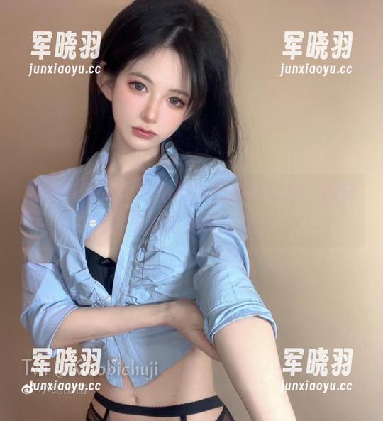 倦倦喵 在线倦倦喵:吉他妹妹的轻松写真,感觉这才是放松的真正意义。