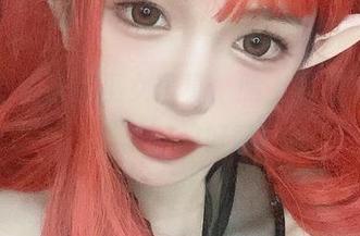 观看倦倦喵的巫女写真，脸上写满了‘这是谁’的好奇!