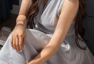克拉女神 – 佳莹的JK，真想说这美图配大大免费，谁能抗拒？