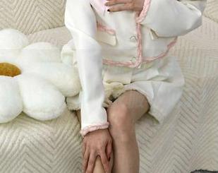 初夏女神 – 图集：安妮的水手服新尝试，确认过眼神，衣服不见了！