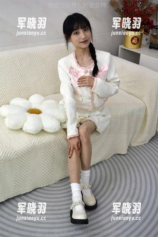 初夏女神-安妮 初夏女神 - 图集:安妮的水手服新尝试,确认过眼神,衣服不见了!