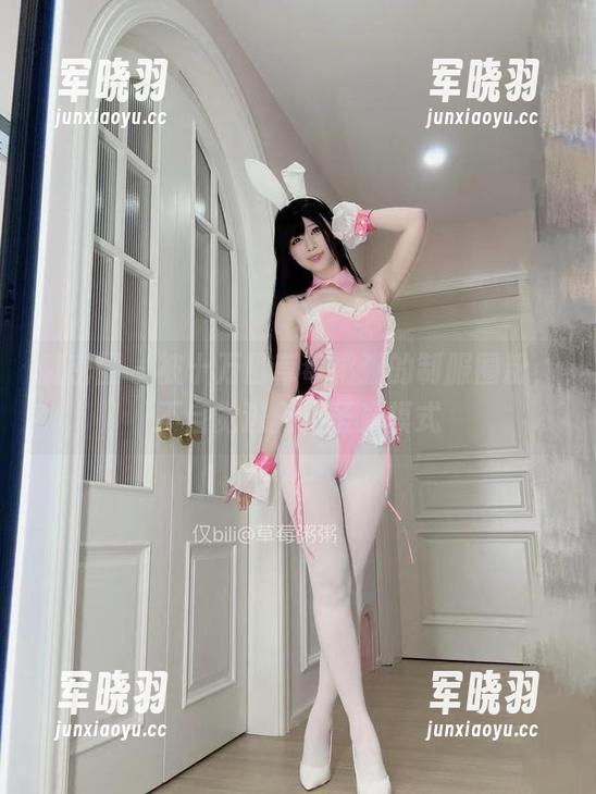 十万口草莓粥粥 微密圈 - 被十万口草莓粥粥的制服圈粉,不自觉进入无圣光模式