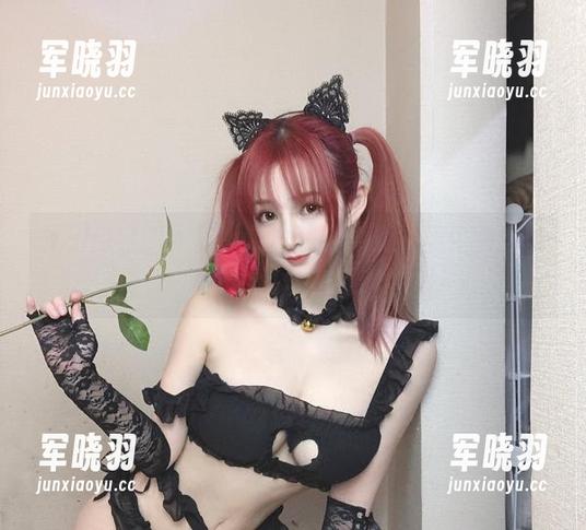 叉子宝宝的作品，我也想要免费入场体验这场“裤里丝”秀！