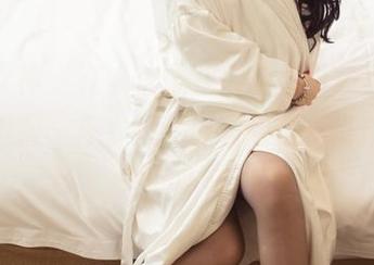 头条女神 – 在“信悦儿”的摄影集里，套装不只是一件衣服，原图像是一场窥探心灵的旅程！