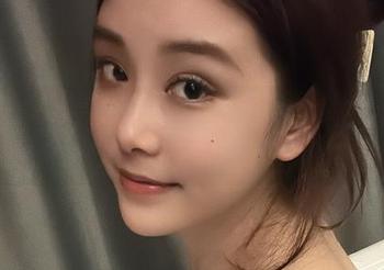 微密圈 – 来看看奶雯的清纯新作，竟然全免费哦！