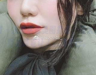 微密圈 – 发放高清美图指南，宸大小姐的自拍简直让人沉迷不已。