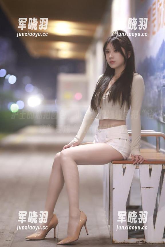 小女巫露娜 护士的私拍图包,小女巫露娜如何把“治愈”变成“致命吸引”?