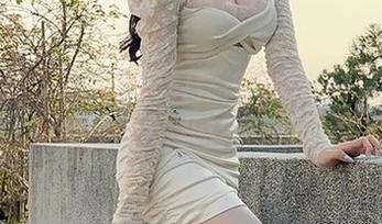 微密圈 – 这免费写真，徐莉芝的玲珑身姿竟然能让人忽略氛围的尴尬