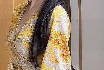 能不能不把抖娘利世的御姐写真拍得那么高清，太吸引了吧！