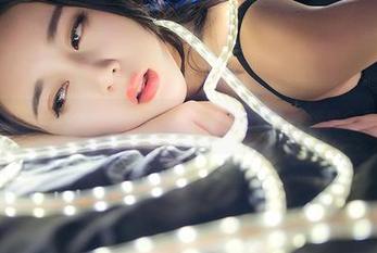 推女神 – 听说Una尤娜的裸足写真越来越火，图库里全是迷人足迹