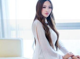 推女郎 – 浴缸与何奕恋：一场私拍图包的水下思考，水波荡漾出啥念头？