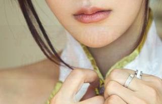 推女郎 – 护士王馨瑶的图包，难道是打针的时候的特别待遇？