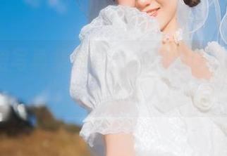 白色睡裙写真集更新：木绵绵OwO在床上也能如此迷人！