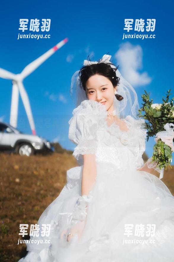 木绵绵OwO 白色睡裙写真集更新:木绵绵OwO在床上也能如此迷人!